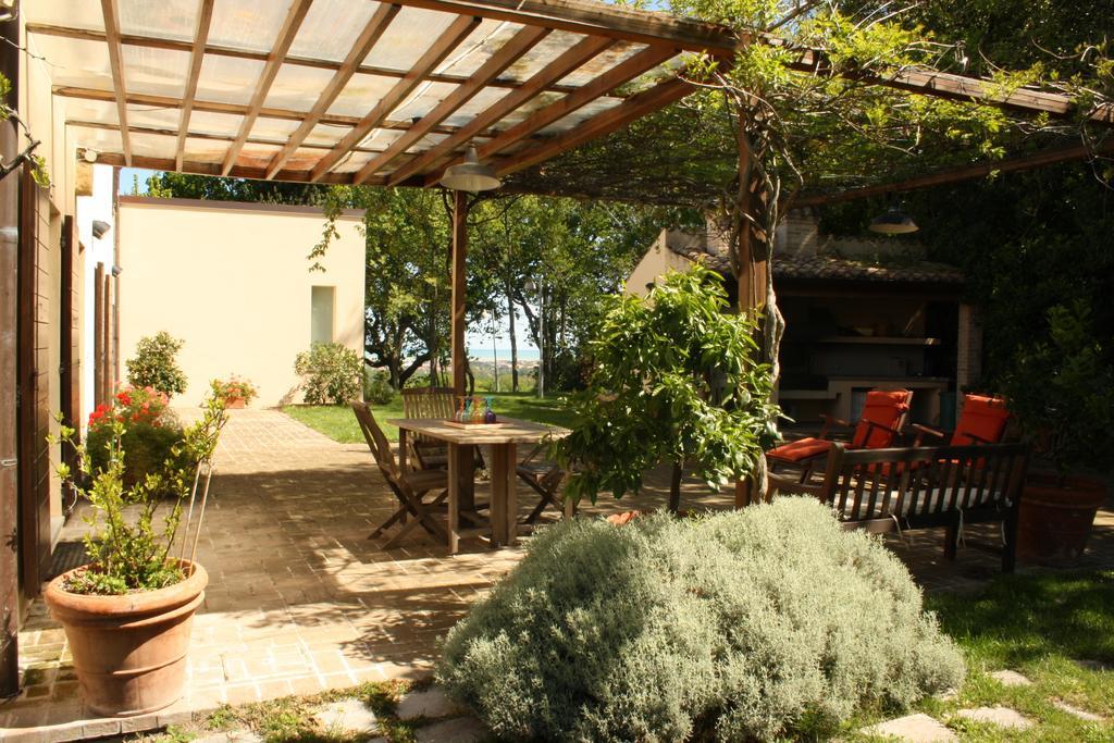 Agriturismo La Barca Nel Bosco Rosciano  Exterior foto
