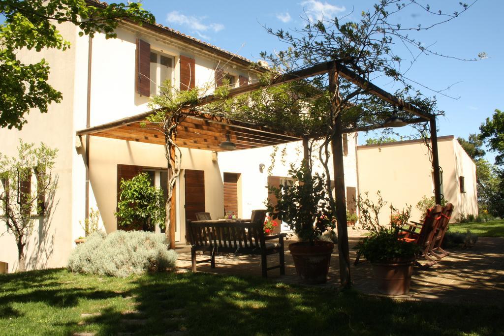 Agriturismo La Barca Nel Bosco Rosciano  Exterior foto