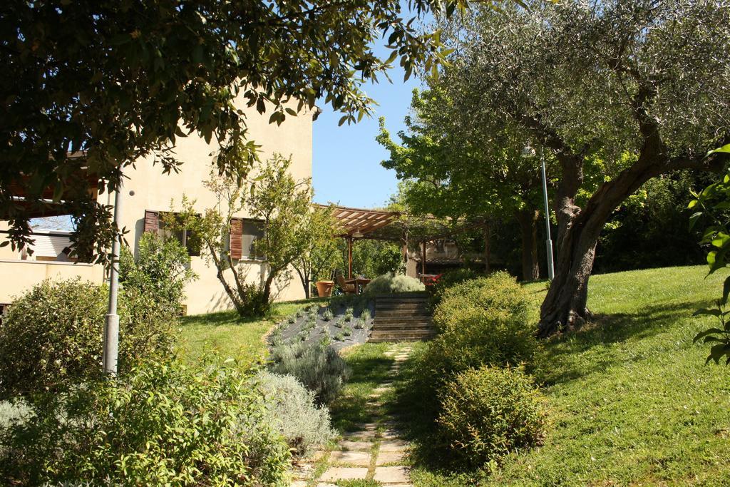 Agriturismo La Barca Nel Bosco Rosciano  Exterior foto
